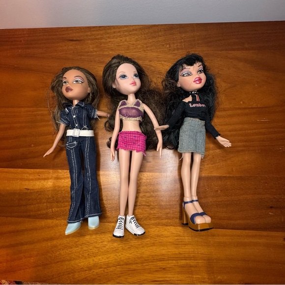 Vintage Bratz Lot of 3 Dolls 2001 & 2009 Y2K - Picture 1 of 12